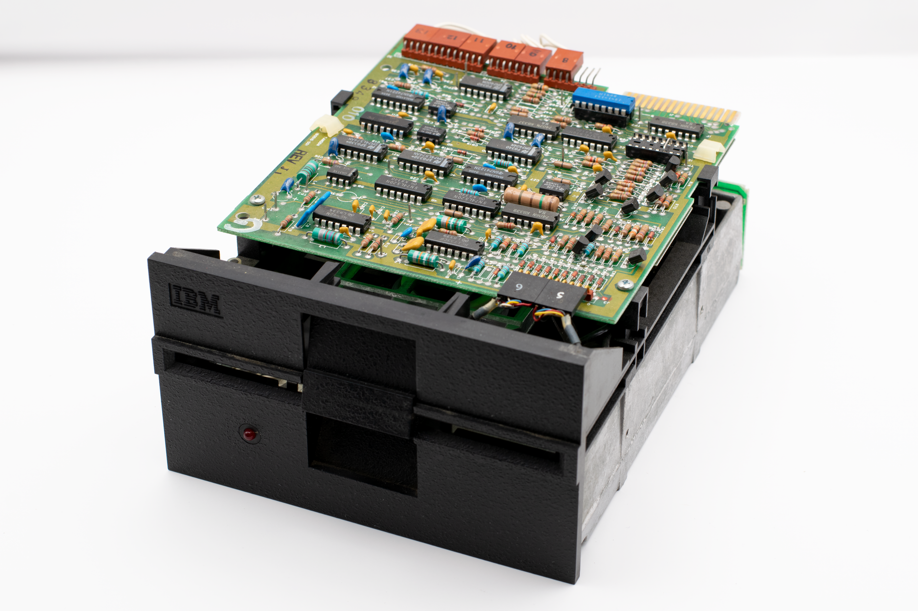 IBM Unveils Revolutionary Sub-1nm Chip Technology