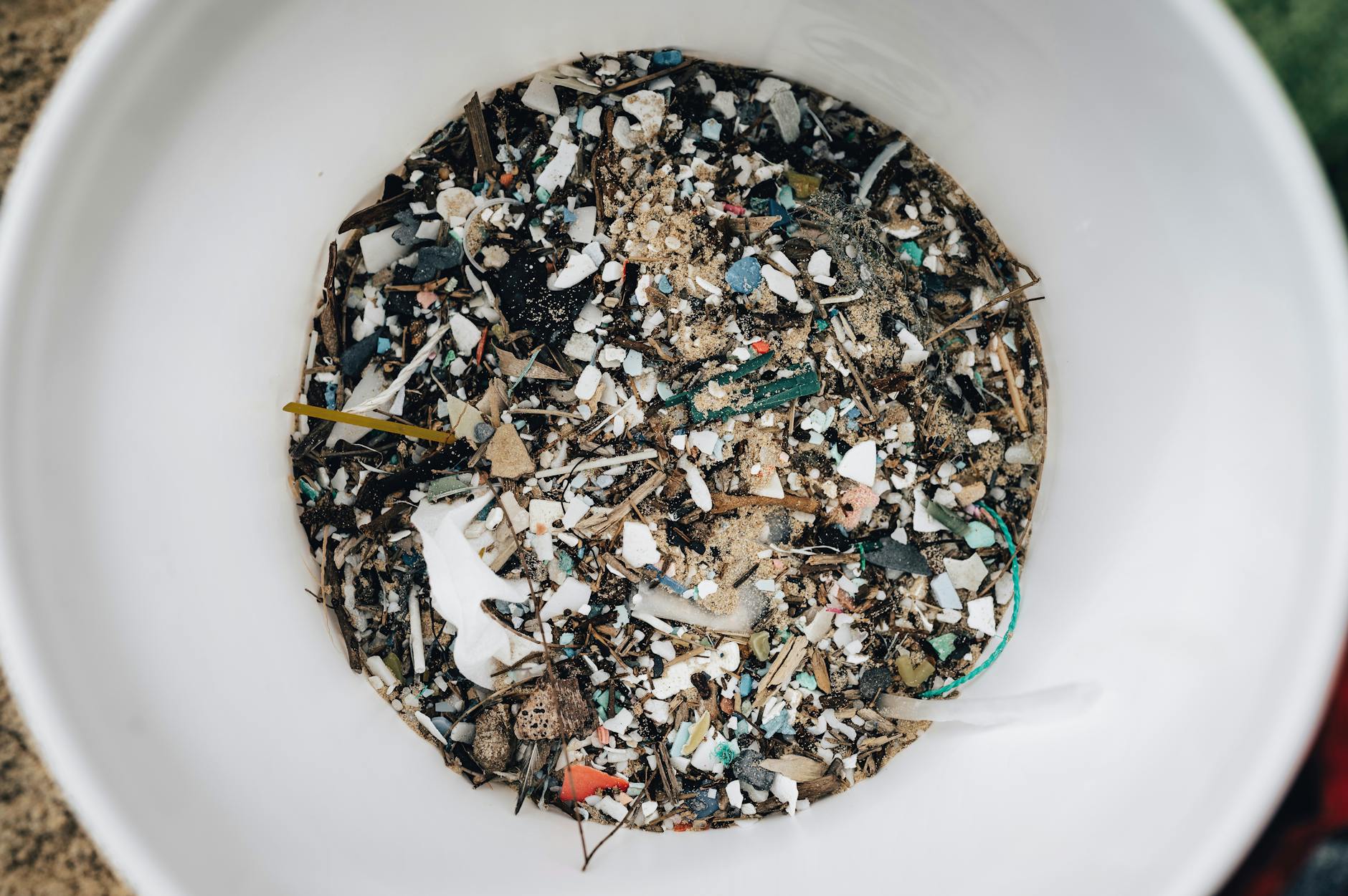 Boiling Water: The Unassuming Solution to Microplastics
