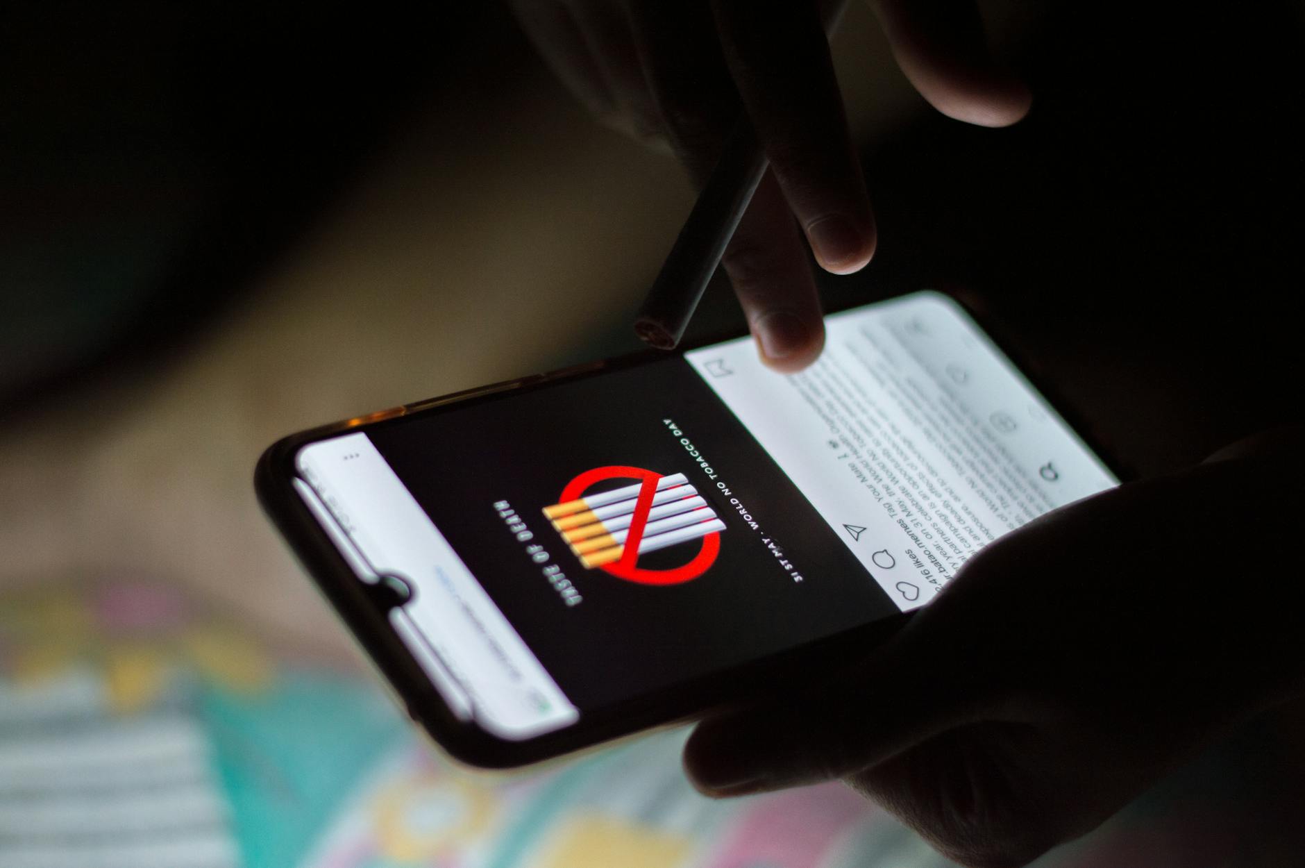 Social Media: A Modern Hazard for Youth, Warn Top Doctors