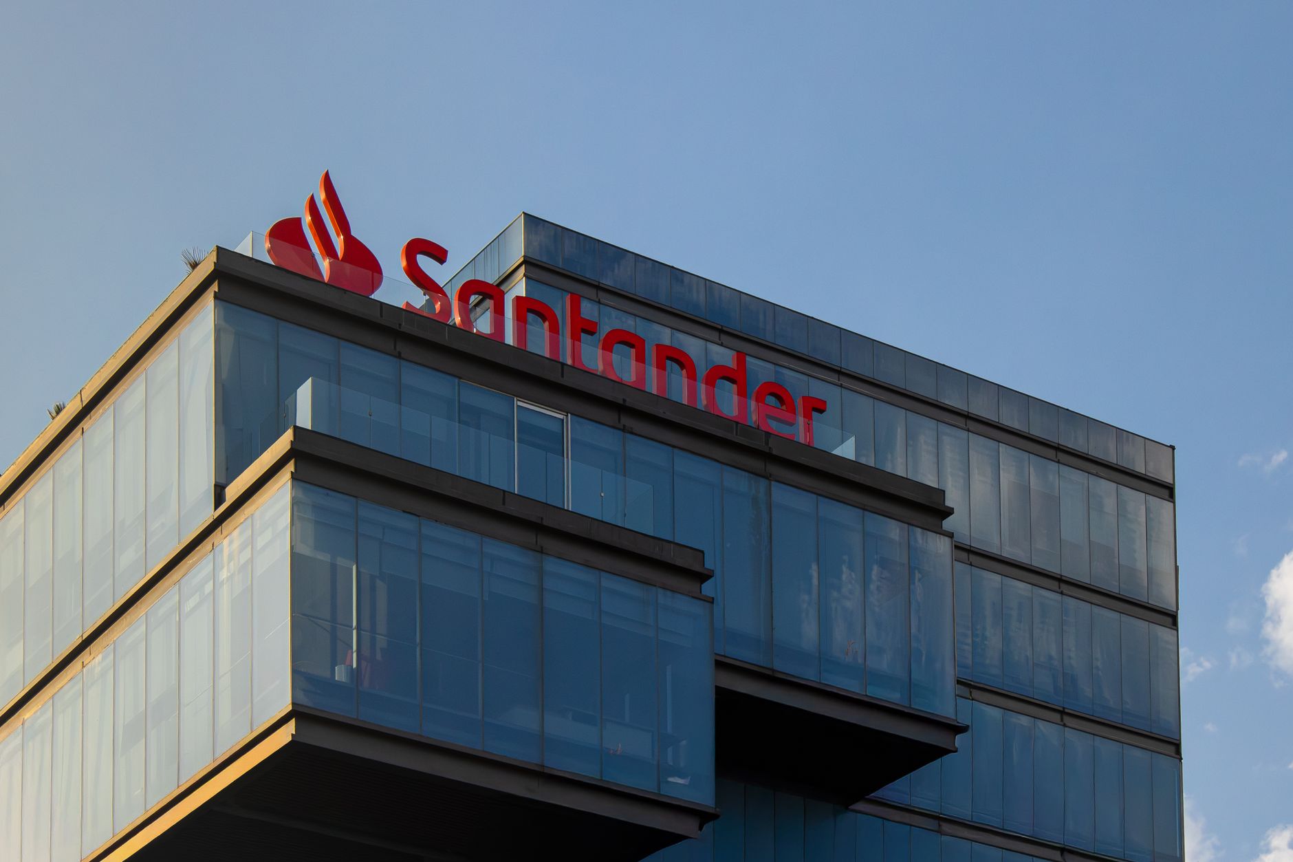 Santander Bets Big on AI with Ambitious Multi-Billion Plan