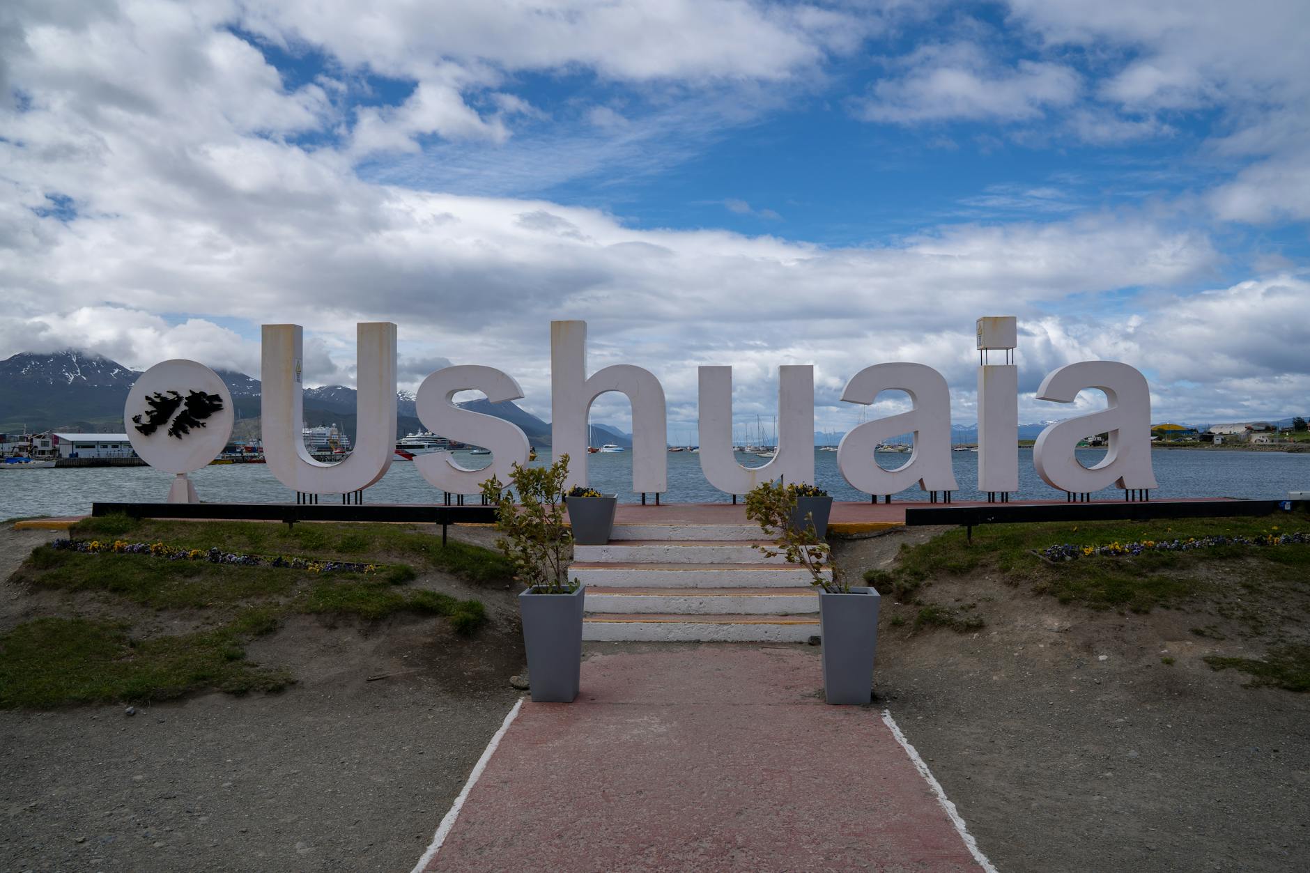 Ushuaia Defends Itself Amidst Hantavirus Speculation