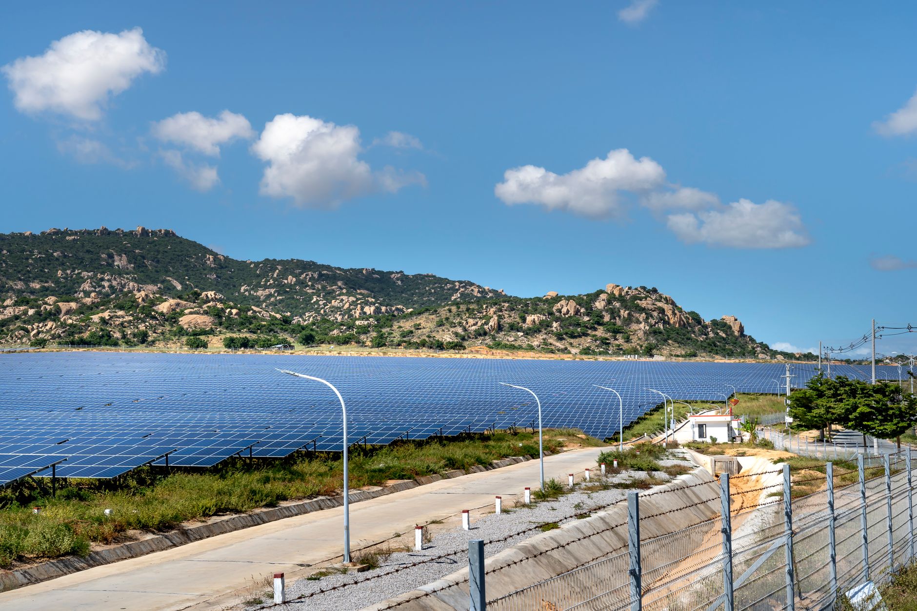 Shell Sells Indian Renewable Arm to Aditya Birla for $1.8bn