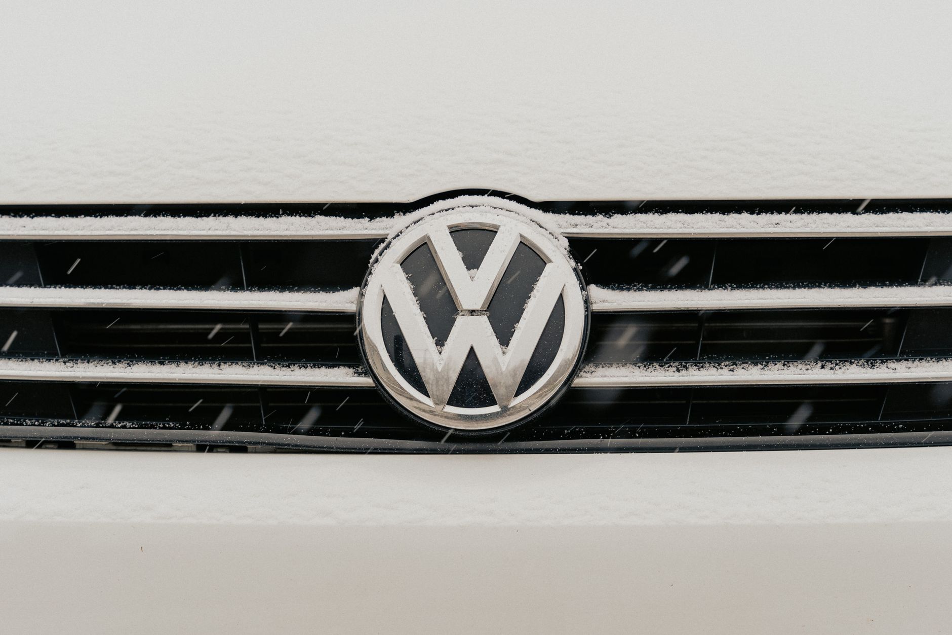 Volkswagen Parts with Engine Business Amid Chinese Pressure