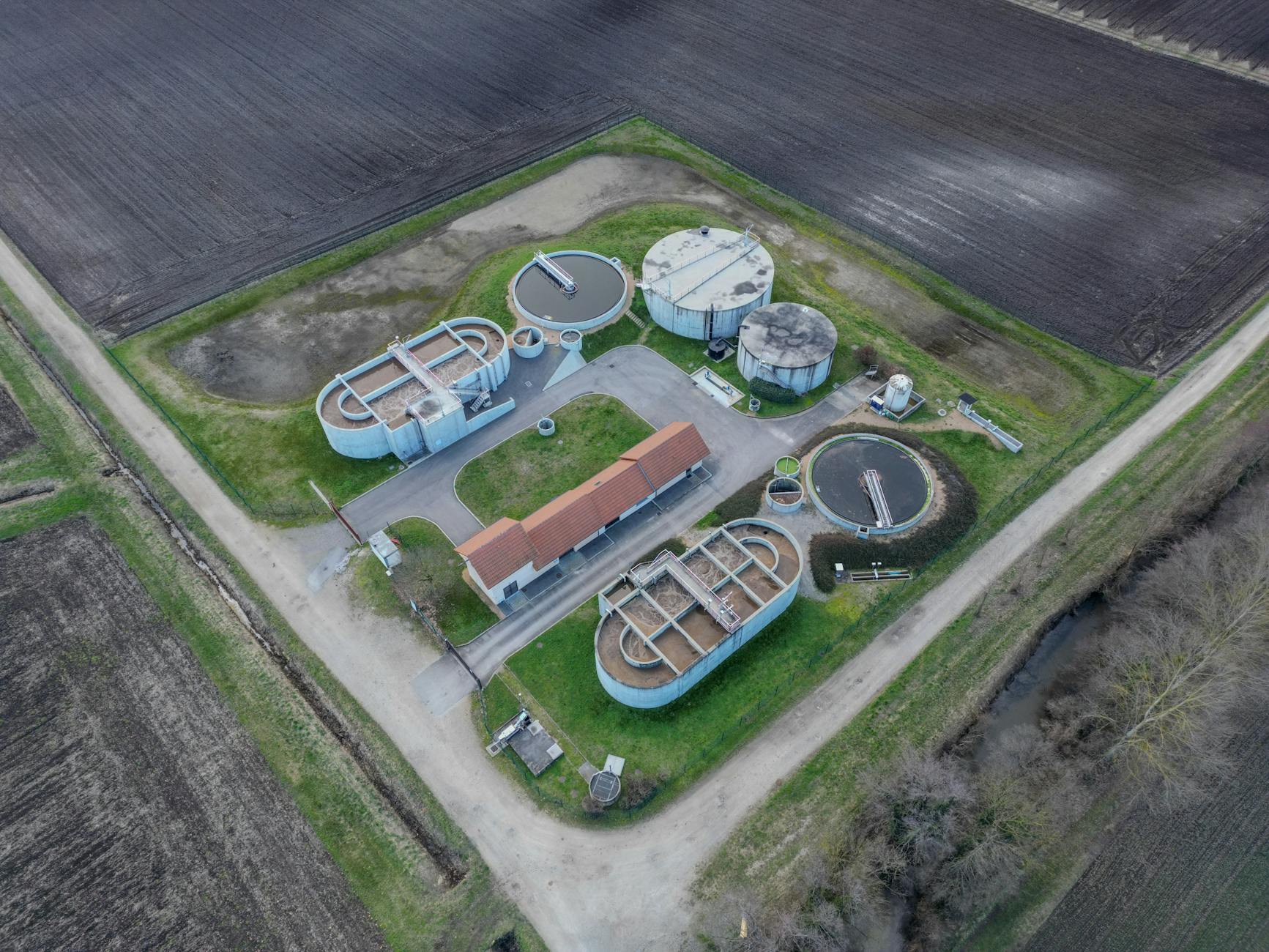 AI's Hidden Environmental Toll: A Growing Concern