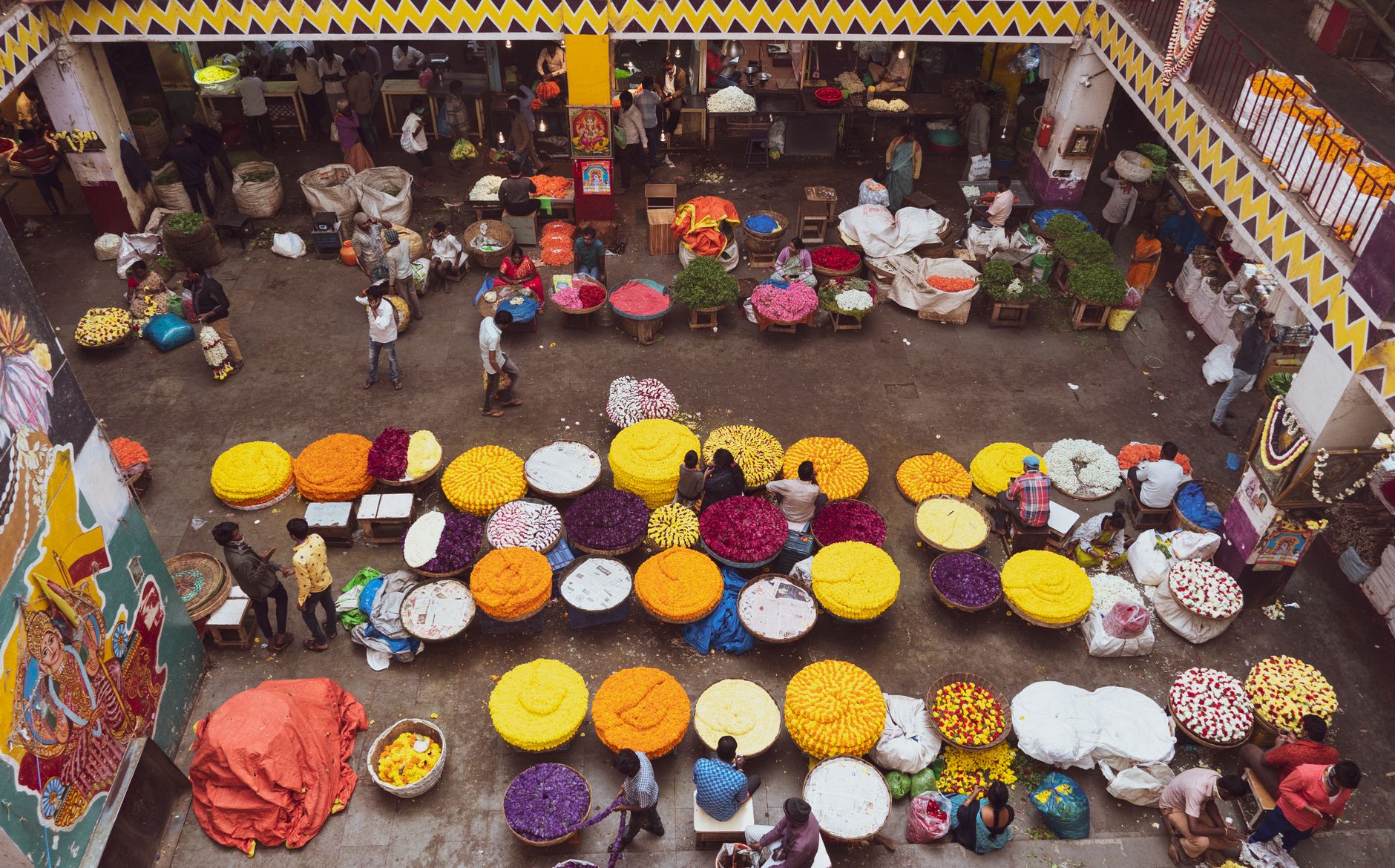 Karnataka High Court Halts KR Market Demolition Amid Licence Row