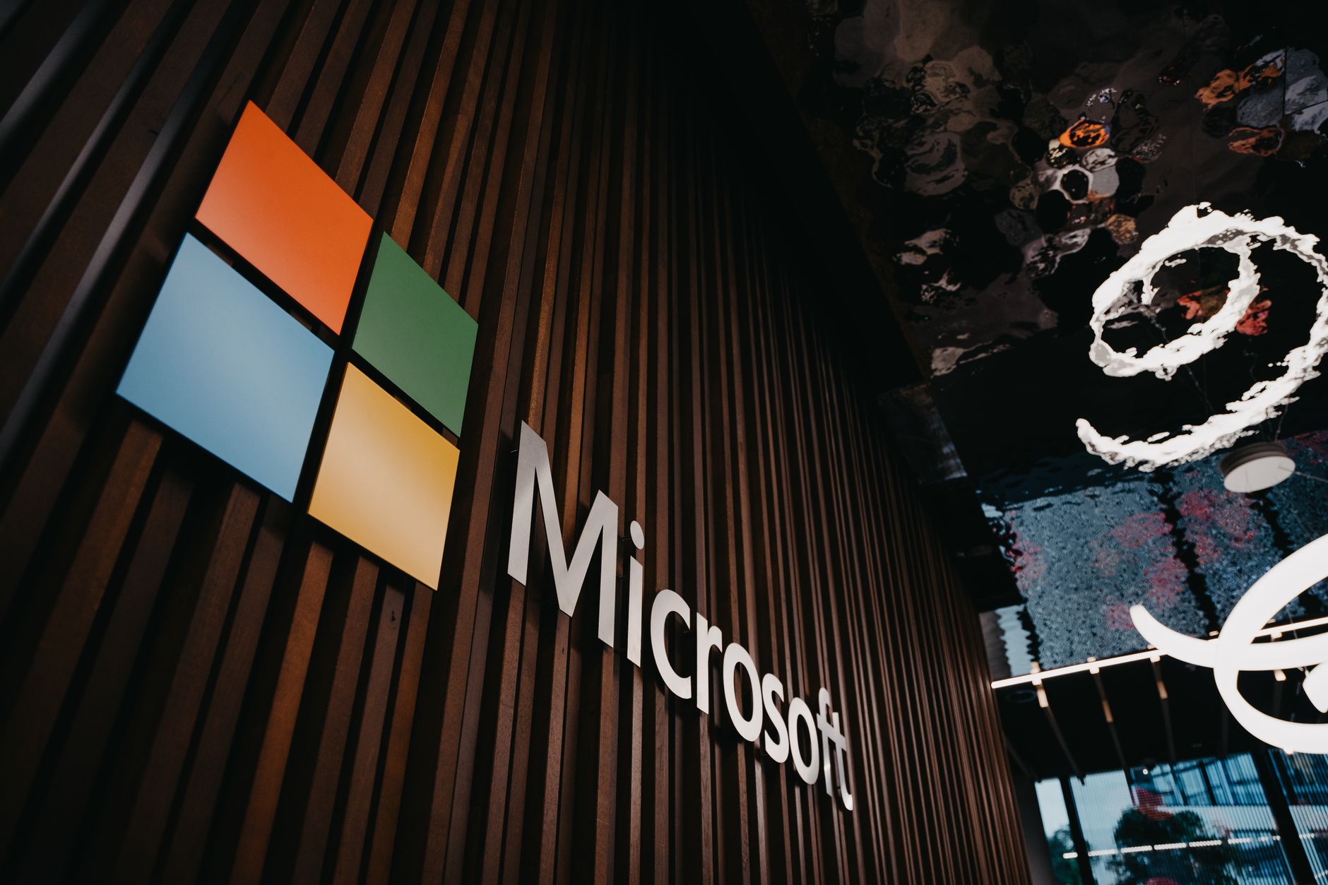 Tech Titans Join Forces to Drive Cloud and AI Innovation